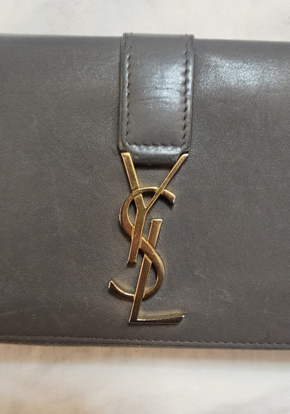 Yves Saint Laurent Gray Leather Zip Wallet with Gold YSL Emblem - Picture 4 of 9